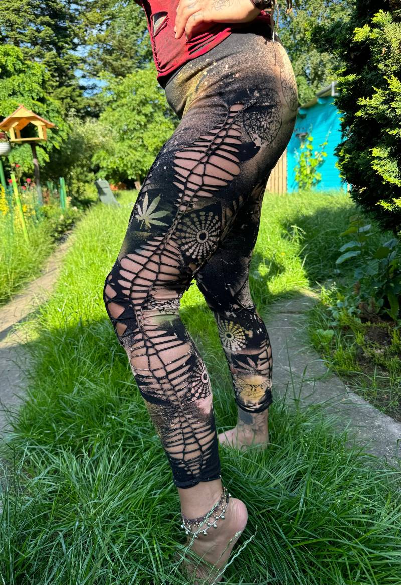 Handgefertigte Cutout Leggings Hippie Goa Psy Festival Unikat Handgefertigte Cutout Leggings Hippie Goa Psy Festival Unikat von LunaticArtFashion