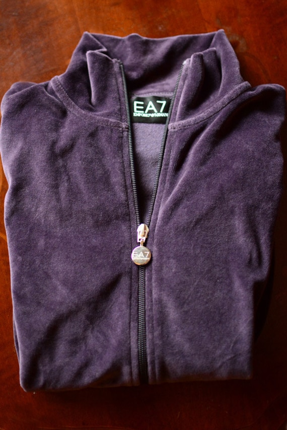 Ausverkauf - Emporio Armani Original-Samtjacke Ea7 Größe M Chenille-Pullover Ausverkauf - Emporio Armani Original-Samtjacke Ea7 Größe M Chenille-Pullover von LunaviolaVintage