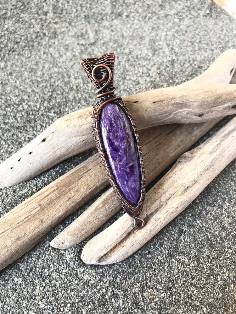 Charoit Anhänger - Handgefertigte Schmuck Antik Kupfer-Kette von LundgreenDesigns