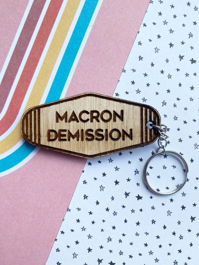 Schlüsselanhänger "Macron Resign" - Engagiert, Feministin, Patriarchat, Motelschlüssel Schlüsselanhänger "Macron Resign" - Engagiert, Feministin, Patriarchat, Motelschlüssel von LunefulleCreations