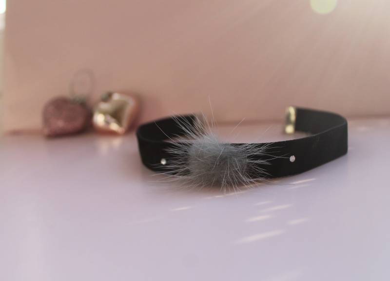 Cute Black Velvet Chocker With Pompom Kawaii Grey Tuft Cute Black Velvet Chocker With Pompom Kawaii Grey Tuft von LunessArt