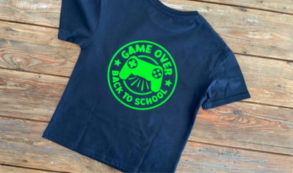 T-Shirt "Game Over, Back To School" T-Shirt "Game Over, Back To School" von LuniCreativ