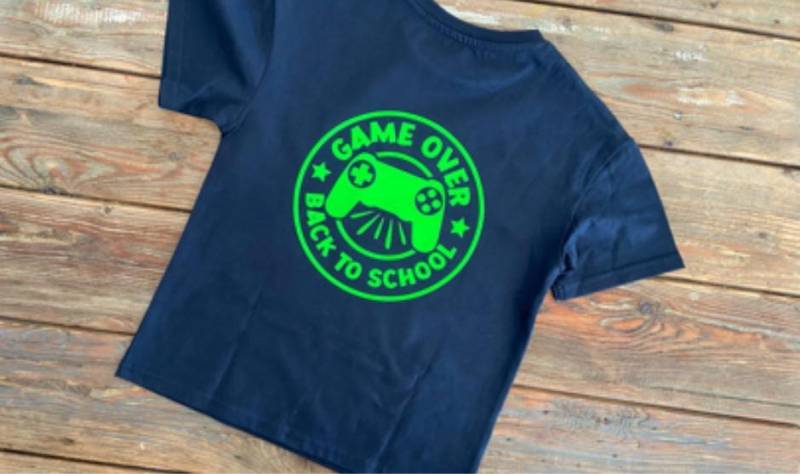 T-Shirt "Game Over, Back To School" T-Shirt "Game Over, Back To School" von LuniCreativ