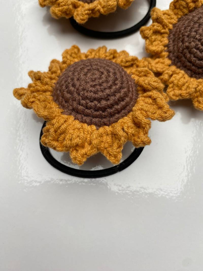 Sonnenblumen Haargummi Handmade Gehäkelt Crochet Sunflower Sonnenblumen Haargummi Handmade Gehäkelt Crochet Sunflower von LuniaBoutique23