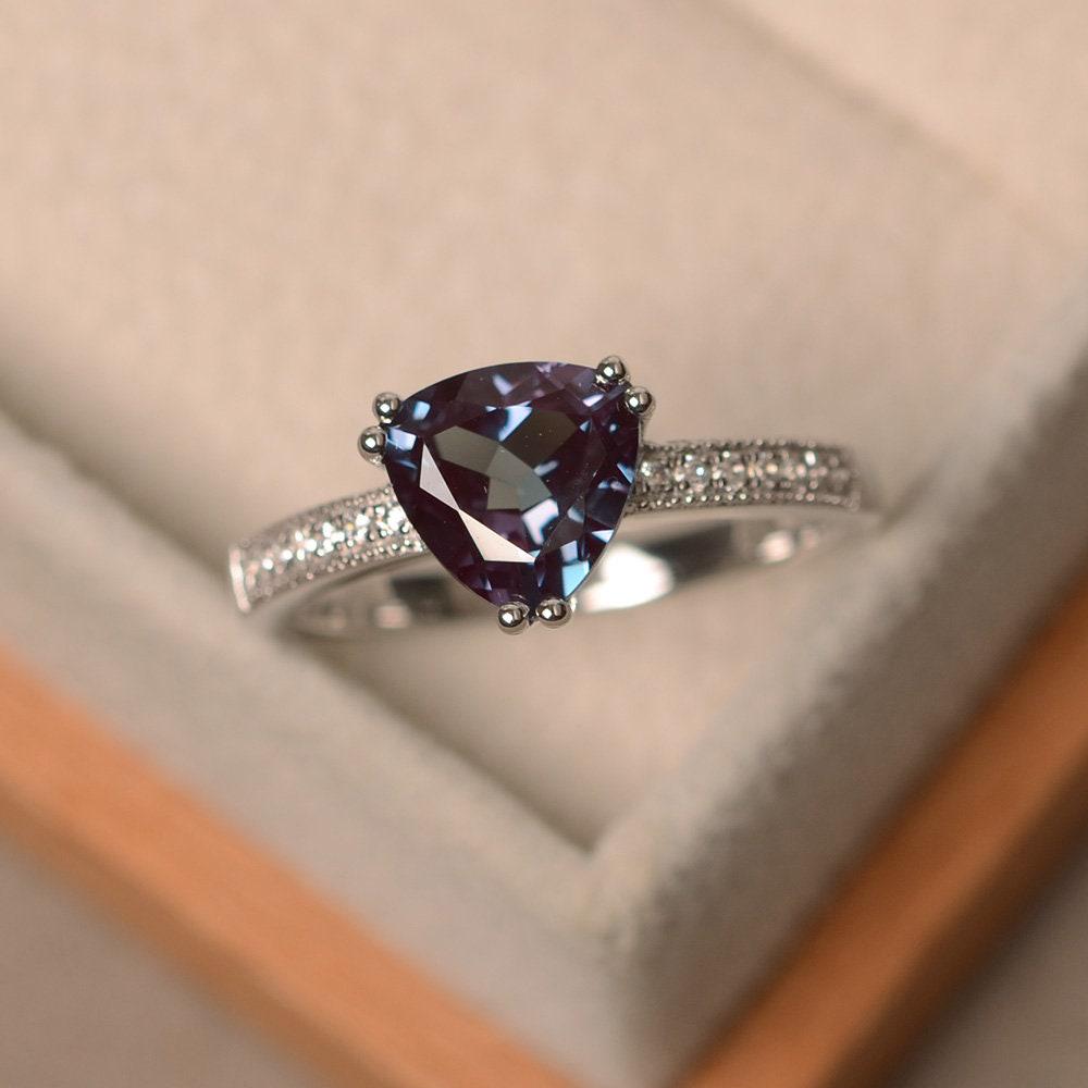 Alexandrit Verlobungsring, Trillionschliff, Vintage, Sterling Silber, in 6 Krappenfassung, Juni Geburtsstein von LuoJewelry