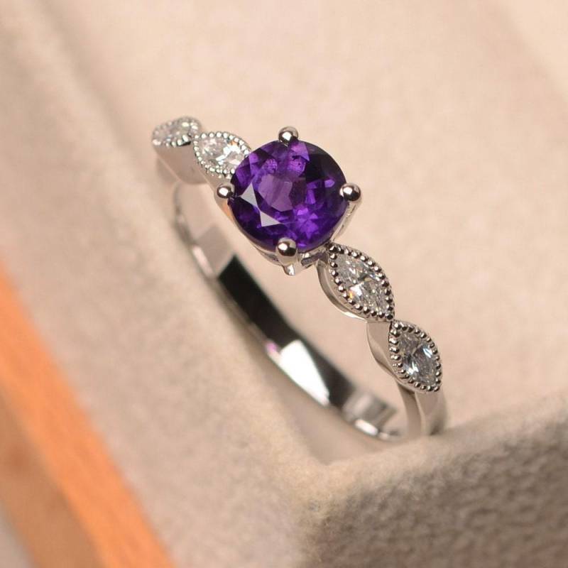 Amethyst Ring, Februar Geburtsstein Verlobungsring, Silber Ring Für Frauen Und Männer von LuoJewelry