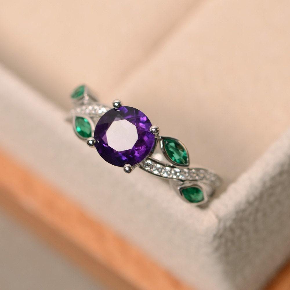 Amethyst Ring, Verlobungsring, Februar Geburtssteinring, Smaragd Edelstein, Rundschliff Edelstein von LuoJewelry