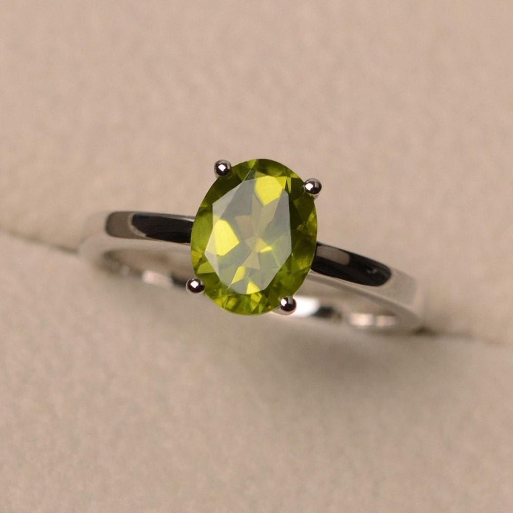 Grüner Peridotring, August Geburtssteinring, Silberring Im Ovalschliff, Vorschlagsring Für Frauen von LuoJewelry