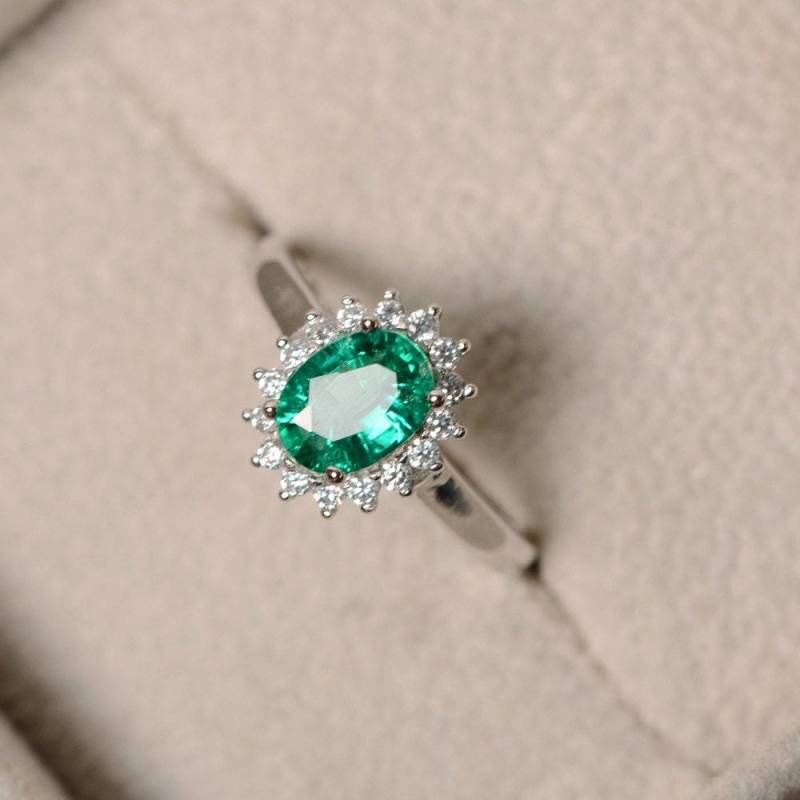 Im Labor Gewachsener Smaragdring, Mai-Geburtsstein, Sterlingsilber, Versprechensring Im Labor Gewachsener Smaragdring, Mai-Geburtsstein, Sterlingsilber, Versprechensring von LuoJewelry