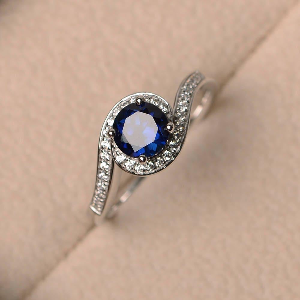 Lab Blauer Saphir Ring, Ehering, Runder Edelstein Sterling Silber September Geburtsstein Ring von LuoJewelry