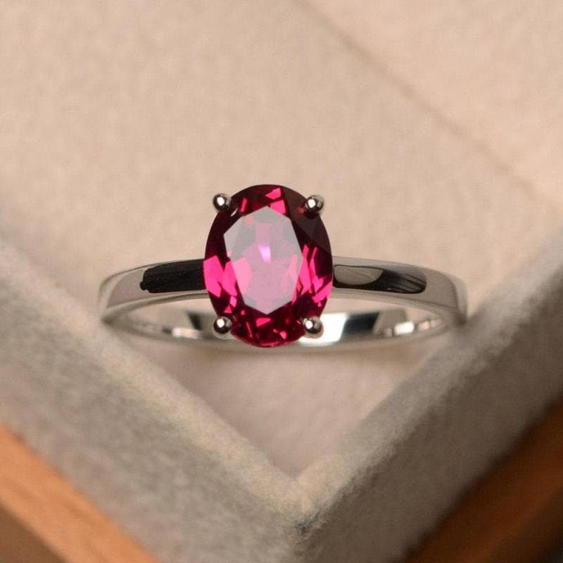 Labradorit Rubin Ring, Juli Geburtsstein Oval Geschnitten Roten Edelstein Vorschlag Ring Für Frauen von LuoJewelry