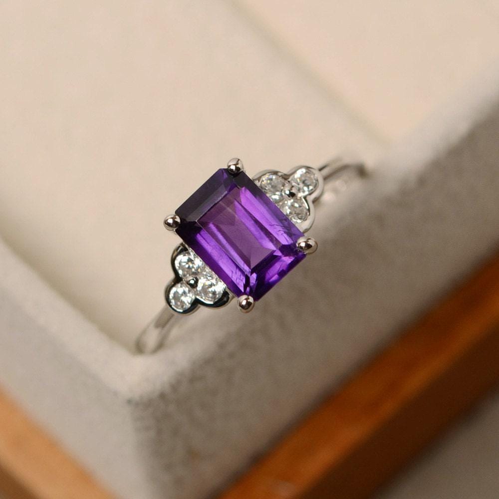 Lila Amethyst Ring, Edelstein Im Smaragdschliff, Sterling Silber, Februar Geburtsstein Ring von LuoJewelry