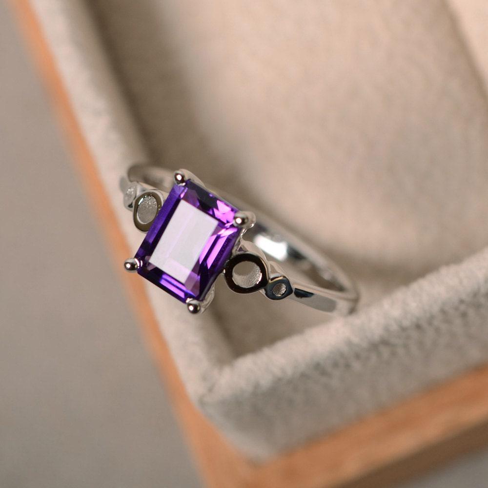 Natürlicher Amethyst Ring, Lila Edelstein, Solitär Zur Verlobung, Sterling Silber von LuoJewelry