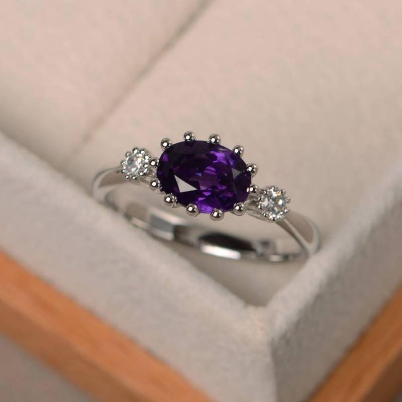 Natürlicher Amethystring, Ehering, Lila Edelstein, Februar Geburtsstein, Edelstein Im Ovalschliff von LuoJewelry