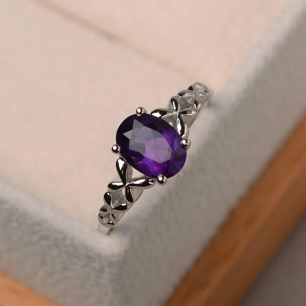Natürlicher Amethystring, Ehering, Lila Edelstein Im Ovalschliff, Februar Geburtsstein, Sterlingsilberring von LuoJewelry