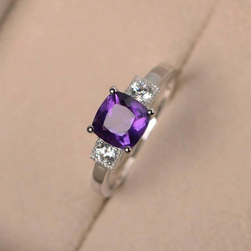 Natürlicher Amethystring, Silberring, Februar Geburtssteinring, Lila Edelsteinring von LuoJewelry
