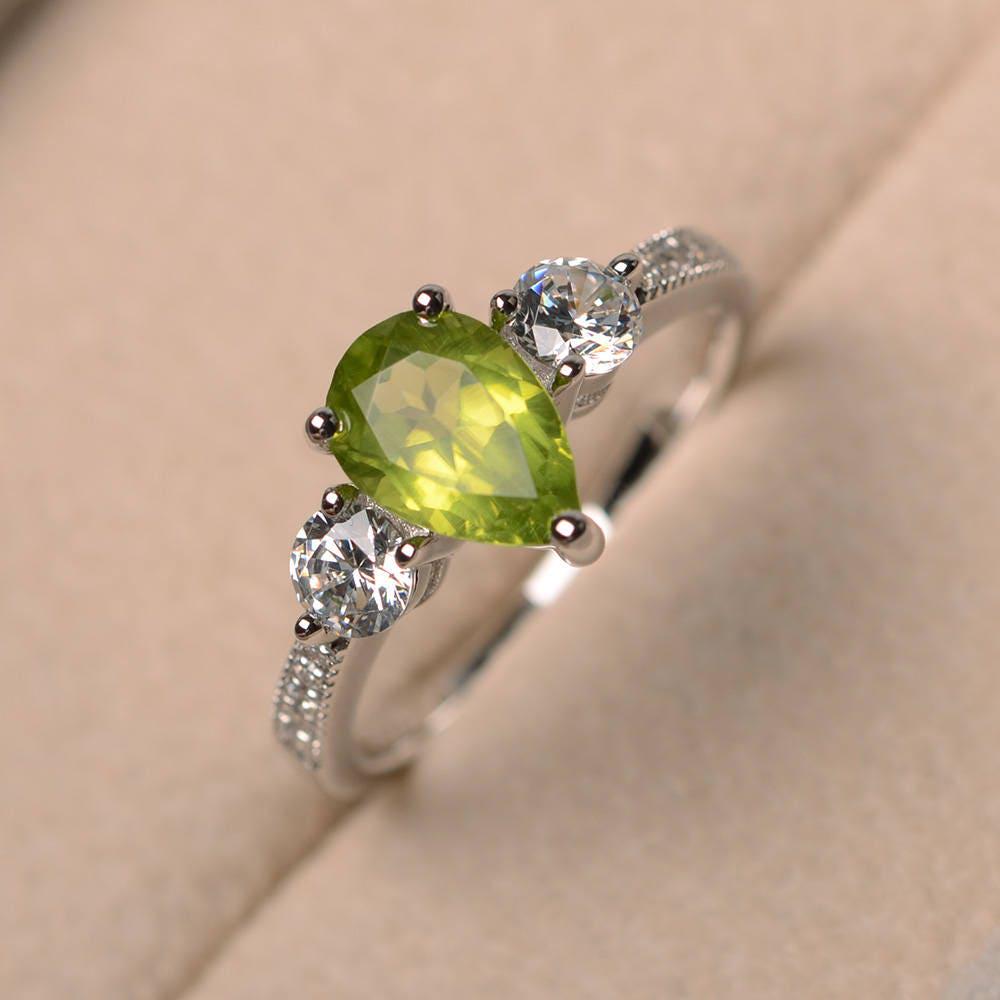 Natürlicher Grüner Peridot Ring, Geburtstagsring, Edelstein Sterling Silber August Geburtsstein Ring von LuoJewelry