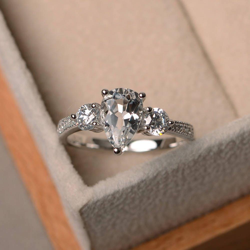 Natürlicher Weißer Topasring, Ehering, Edelstein Im Birnenschliff, Sterling Silberring, Edelsteinring von LuoJewelry