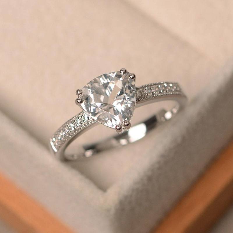 Natürlicher Weißer Topasring, Versprechensring, Edelstein Im Trillionschliff, Sterlingsilberring Natürlicher Weißer Topasring, Versprechensring, Edelstein Im Trillionschliff, Sterlingsilberring von LuoJewelry