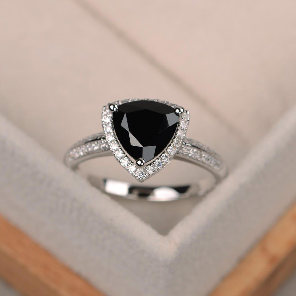 Schwarzer Spinell-Ring, Trillionschliff Schwarze Ringe, Edelstein-Ring Schwarz, Sterling Silber Ring von LuoJewelry