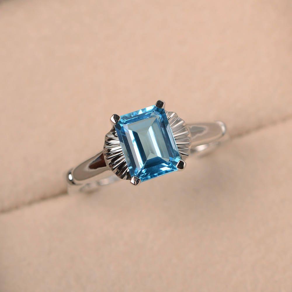 Schweizer Blautopasring, Smaragdschliff, Ehering, Solitärring, Edelsteinring, Sterlingsilberring von LuoJewelry