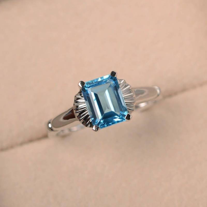 Schweizer Blautopasring, Smaragdschliff, Ehering, Solitärring, Edelsteinring, Sterlingsilberring von LuoJewelry