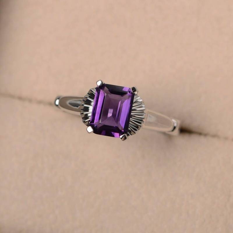 Solitärring, Ehering, Natürlicher Amethystring, Lila Edelsteinring, Silberring, Smaragdschliff, Februar Geburtsstein von LuoJewelry