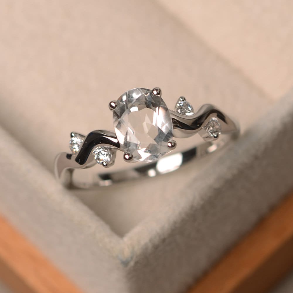 Trauring, Natürlicher Weißer Topas, Edelstein Im Ovalschliff, Sterling Silber Ring von LuoJewelry