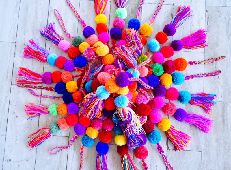 Bunte Pom Quasten | Tasche Swag Handgemachte Bunte Quaste Für Körbe + Taschen Dekoration Taschenanhänger Strandtasche Bunte Pom Quasten | Tasche Swag Handgemachte Bunte Quaste Für Körbe + Taschen Dekoration Taschenanhänger Strandtasche von LupitaBuena