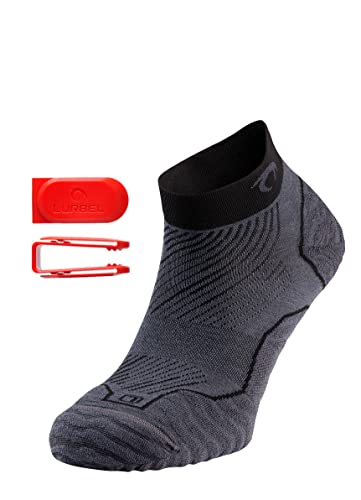 Lurbel TIWAR - kurze Premium Laufsocken/Sportsocken mit Kanälen für Luftzirkulation, leicht gepolstert, für Damen & Herren (schwarz/grau, 39-42) von Lurbel