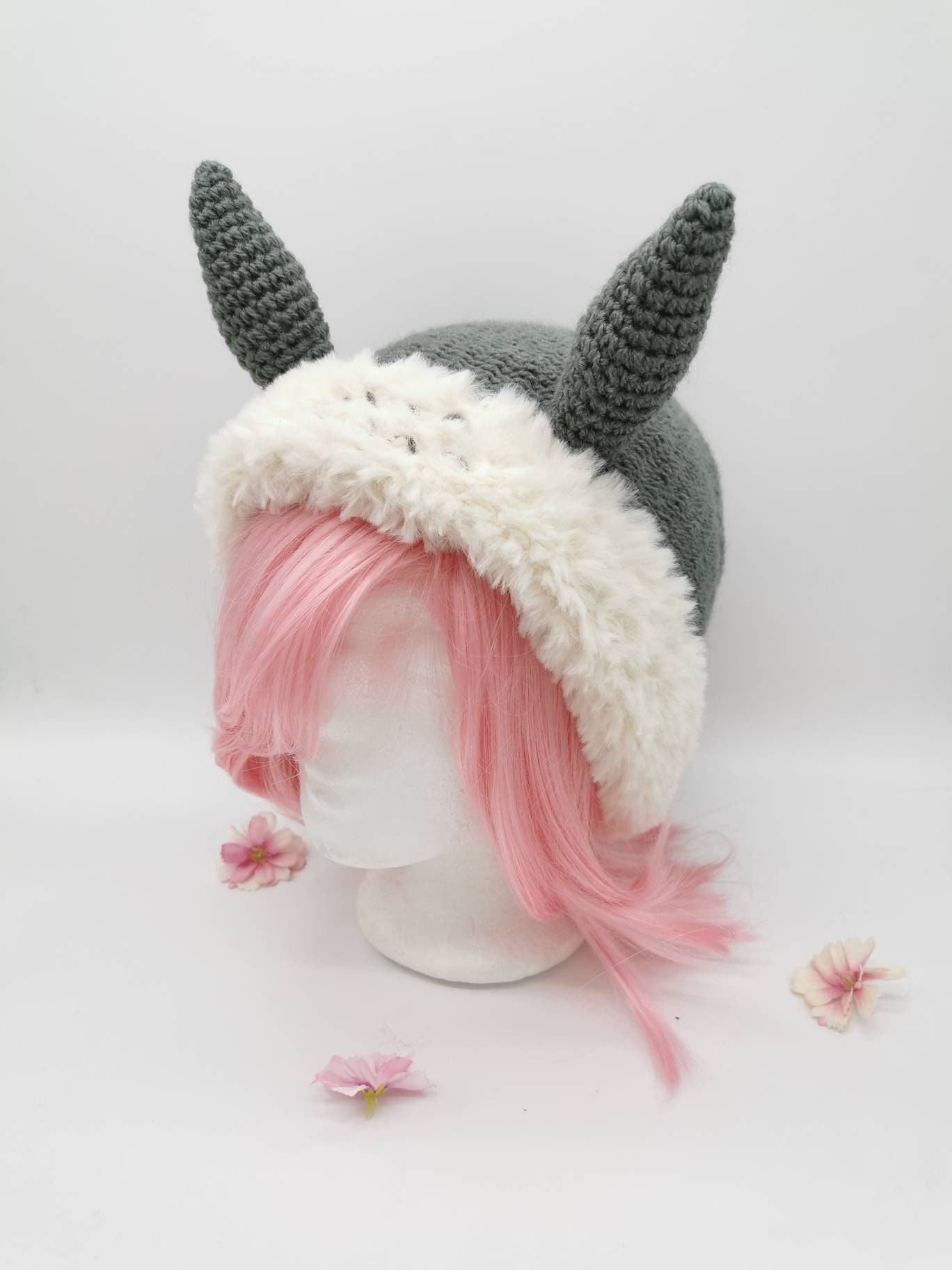 Flauschige Hasen Mütze, Rabbit Beanie Flauschige Hasen Mütze, Rabbit Beanie von LusAmigurumi