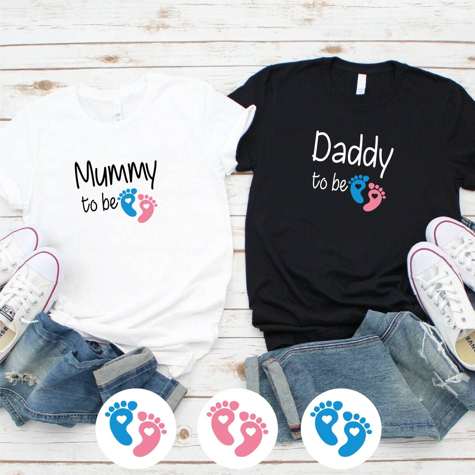 Passende Mama Papa To-Be Baby Füße T-Shirts | Schwangerschaft Reveal Paar Geburtstagsgeschenk Für Mum Dad To Be| Erwartetes Babyparty von LussWonderland