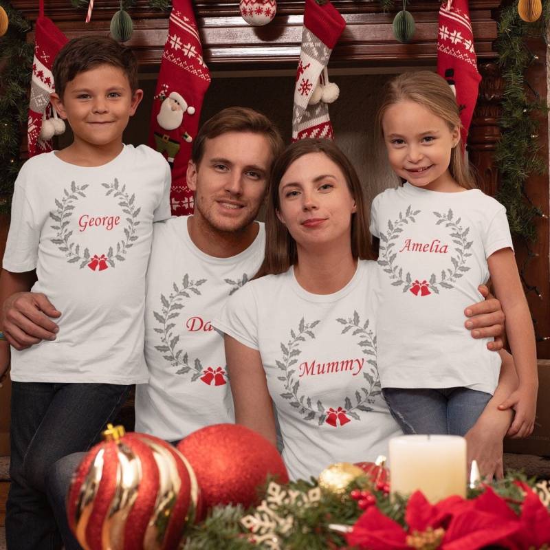 Personalisierte Familien Weihnachts T-Shirts, Weihnachtskranz Passende Familienhemden, Mama Daddy Baby Kinder Weihnachten Tops Outfit von LussWonderland