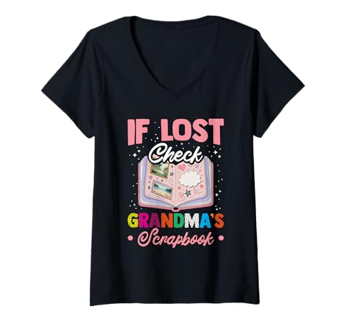 Damen Handmade Scrapbooks Spruch If Lost Check Grandma's Scrapbook T-Shirt mit V-Ausschnitt Damen Handmade Scrapbooks Spruch If Lost Check Grandma's Scrapbook T-Shirt mit V-Ausschnitt von Lustges Scrapbooking Apparel Frauen Und Oma