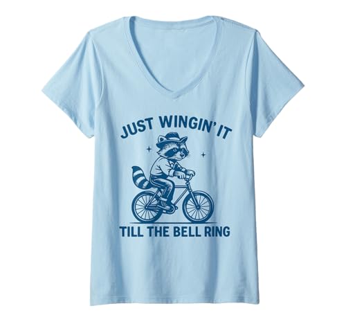 Damen Just Wingin' It Till The Bell Ring T-Shirt mit V-Ausschnitt Damen Just Wingin' It Till The Bell Ring T-Shirt mit V-Ausschnitt von Lustig Waschbär Meme Prokrastination