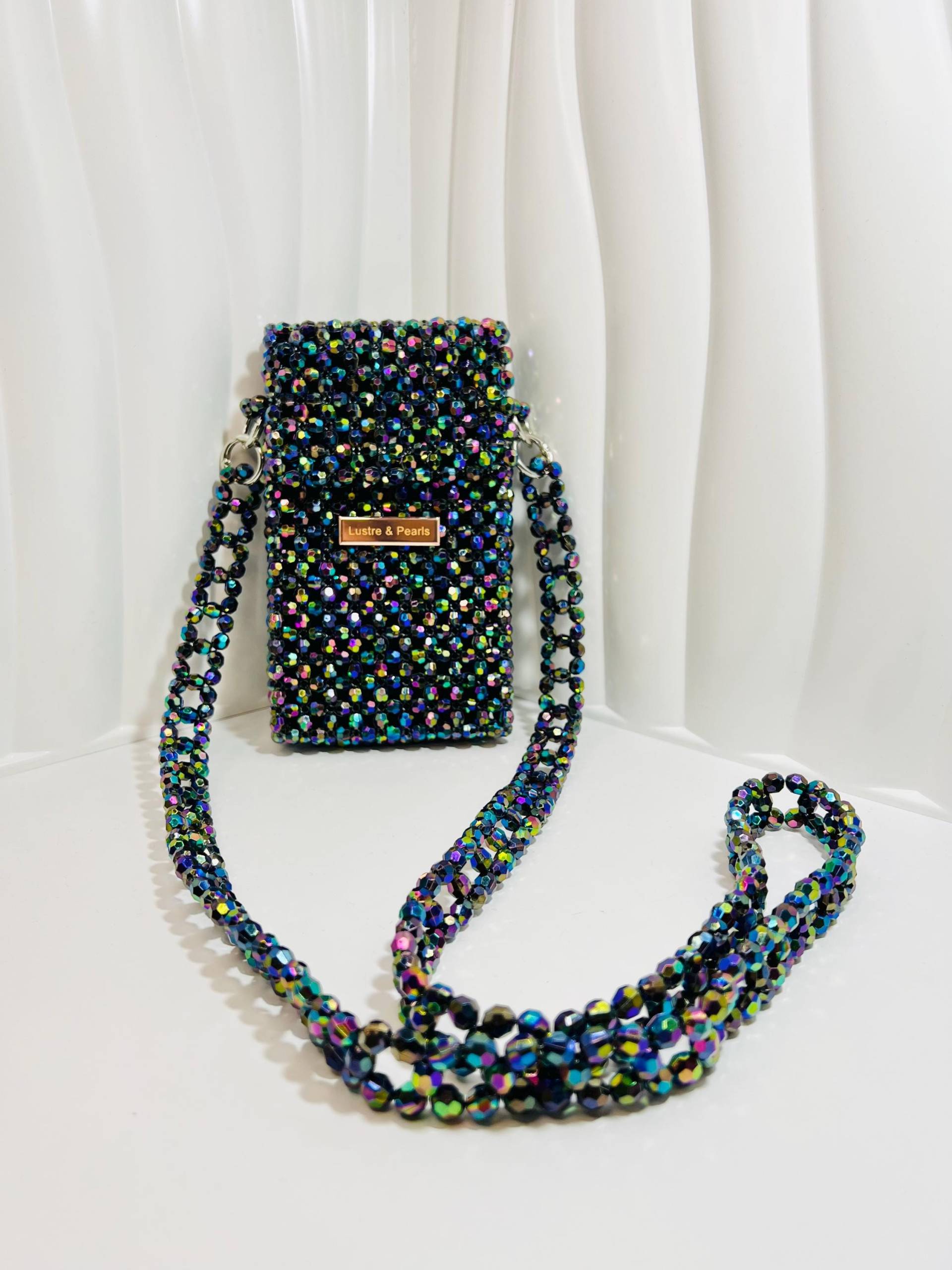 Schwarze Acryl Perlen Handytasche - Handgemachte Elegante Mini Geldbörse Handy Crossbody Tasche Einzigartiges Geschenk Für Sie Schwarze Acryl Perlen Handytasche - Handgemachte Elegante Mini Geldbörse Handy Crossbody Tasche Einzigartiges Geschenk Für Sie von LustrePearlsGK