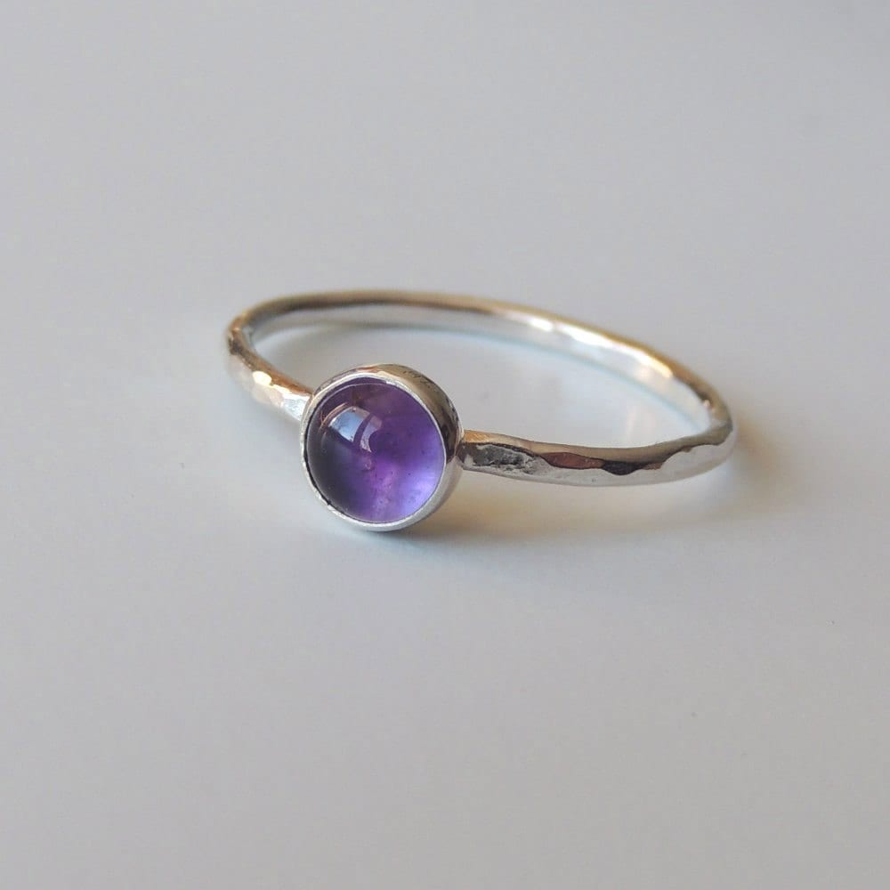 Amethyst Ring Sterling Silber Stapelring Lünette Set von LuttrellStudio