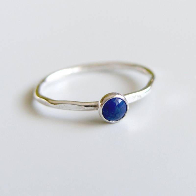 Blau Lapis Lazuli Stacking Ring Sterling Silber Lünette Set Stein Blau Lapis Lazuli Stacking Ring Sterling Silber Lünette Set Stein von LuttrellStudio
