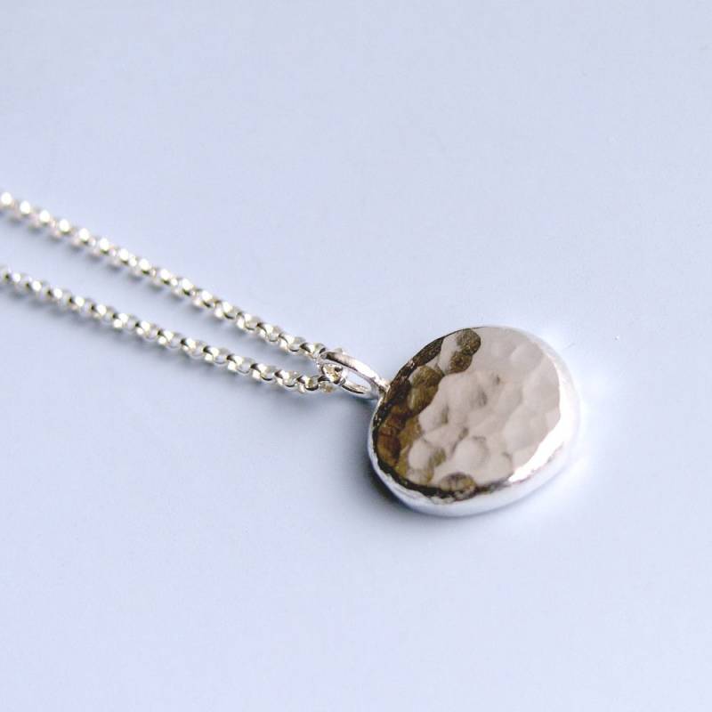 Gehämmerter Kreis Halskette Sterling Silber Nugget Anhänger Gehämmerter Kreis Halskette Sterling Silber Nugget Anhänger von LuttrellStudio