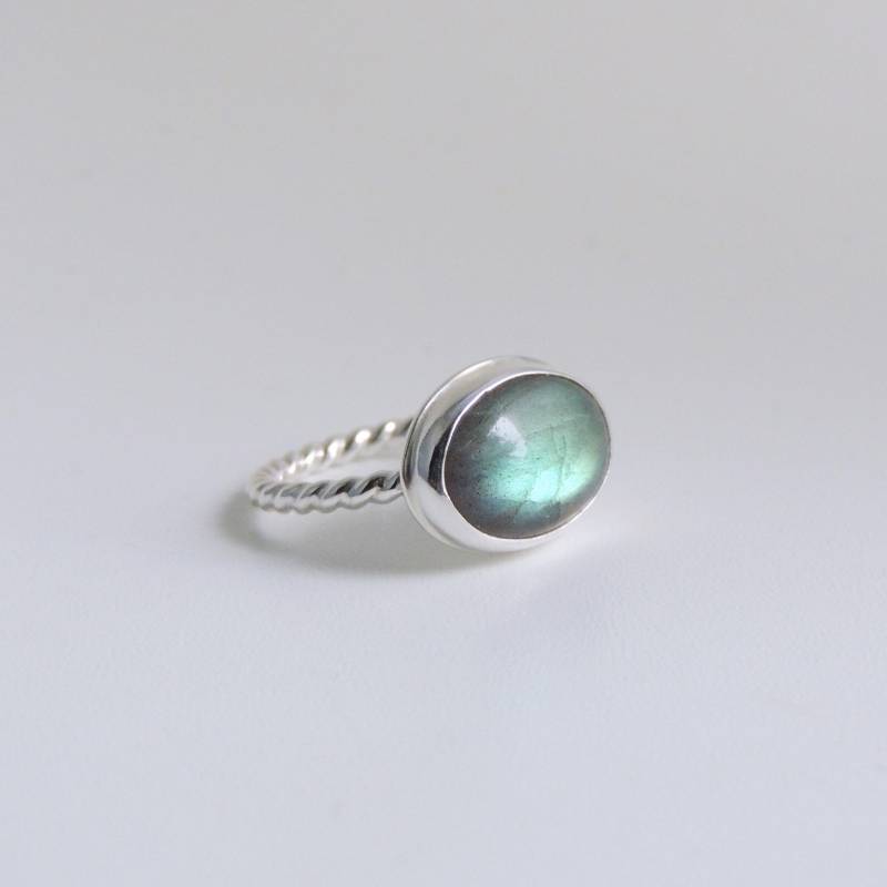 Labradorit Ring Sterling Silber Lünette Set Oval Blau Grün Edelstein-Ring Labradorit Ring Sterling Silber Lünette Set Oval Blau Grün Edelstein-Ring von LuttrellStudio