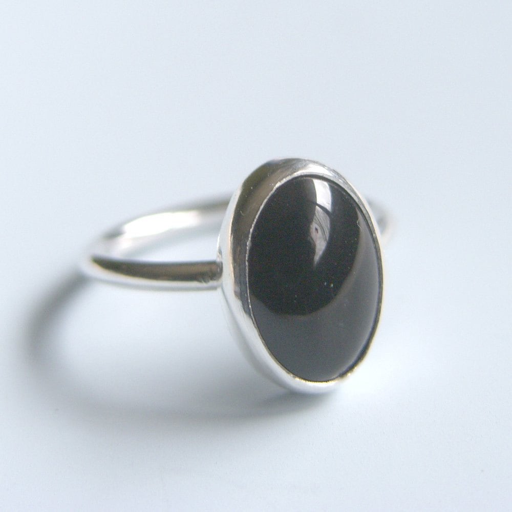 Schwarz Onyx Ring Sterling Silber Lünette Set Oval Stein von LuttrellStudio