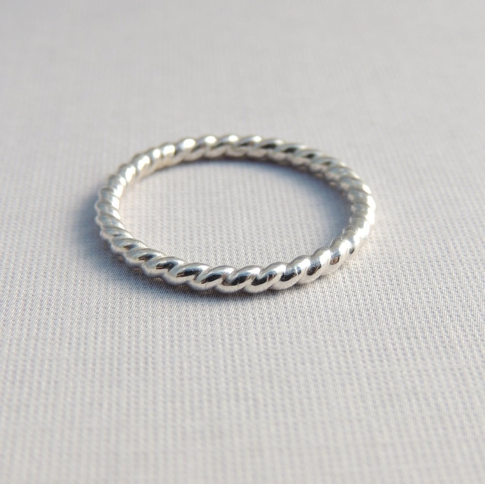 Stacking Ring Sterling Silber Twisted Band Einfache von LuttrellStudio