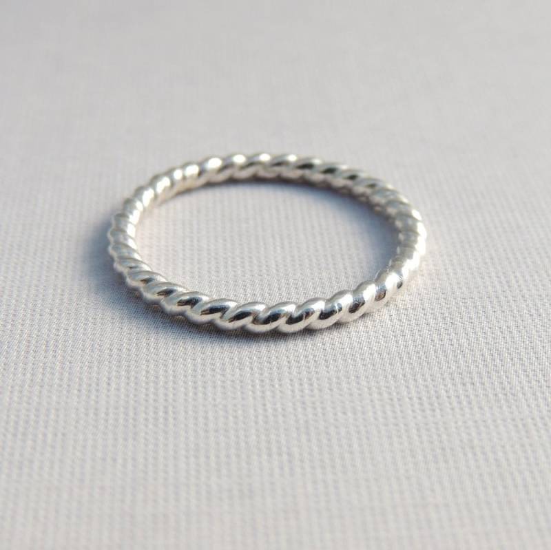 Stacking Ring Sterling Silber Twisted Band Einfache Stacking Ring Sterling Silber Twisted Band Einfache von LuttrellStudio