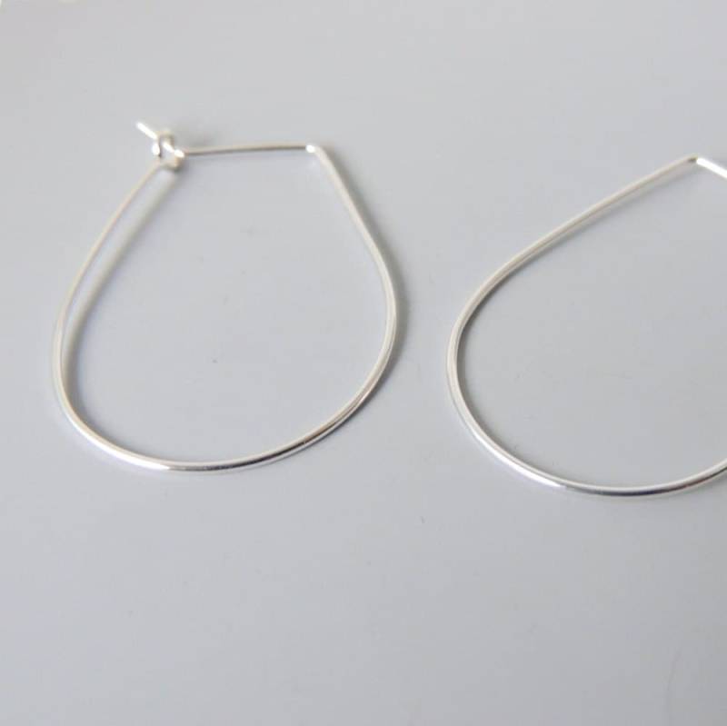 Tropfenförmige Creolen Sterling Silber Leichte 3, 2 cm Zoll Tropfenförmige Creolen Sterling Silber Leichte 3, 2 cm Zoll von LuttrellStudio