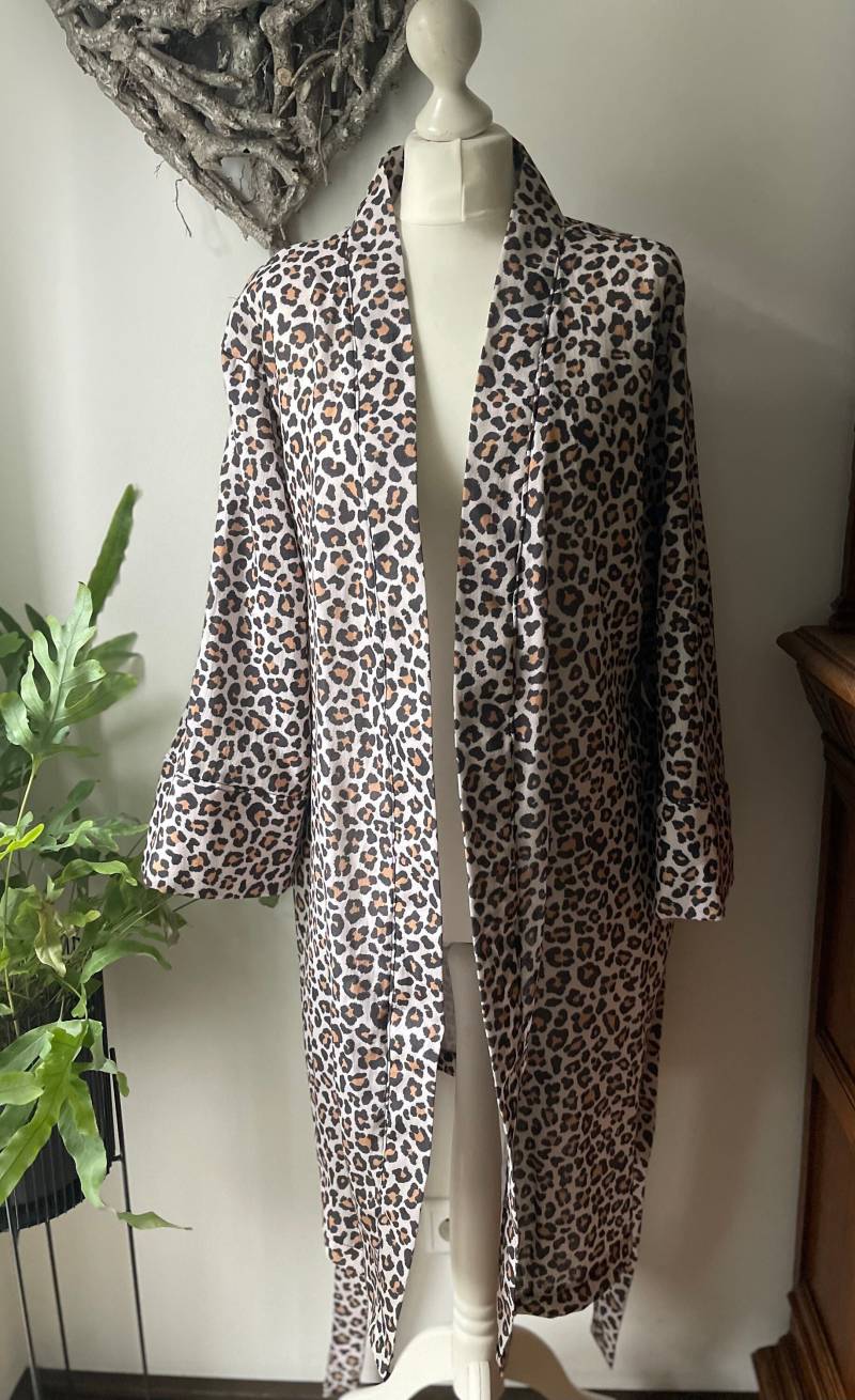 Kimono Aus Musselin Knielang Musselinkimono Leo Muster Wählbar von LutzundLisbeth