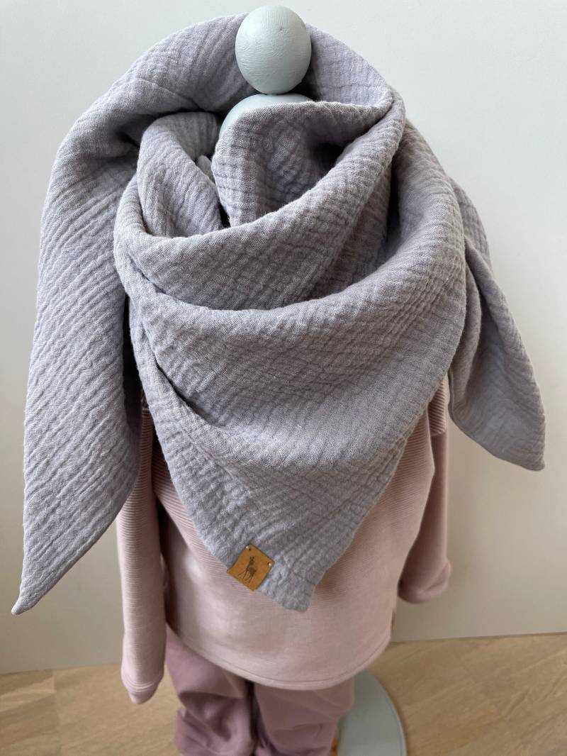 Musselintuch Grau Für Babys Und Kids - Wählbar Als Dreieck Oder Quadrat, in Vielen Farben von LutzundLisbeth