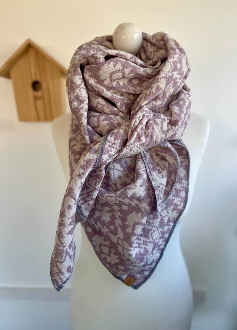 Musselintuch Jacquard Aubergine Quadratisch Mit Kontrastnaht Xxl Tuch Größe Und Nahtfarbe Wählbar von LutzundLisbeth