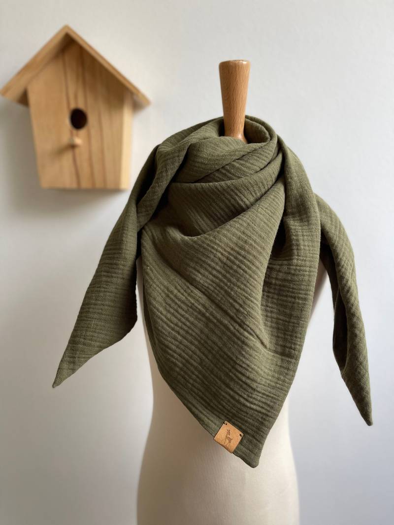 Musselintuch Khaki Für Babys Und Kids - Wählbar Als Dreieck Oder Quadrat, in Vielen Farben von LutzundLisbeth