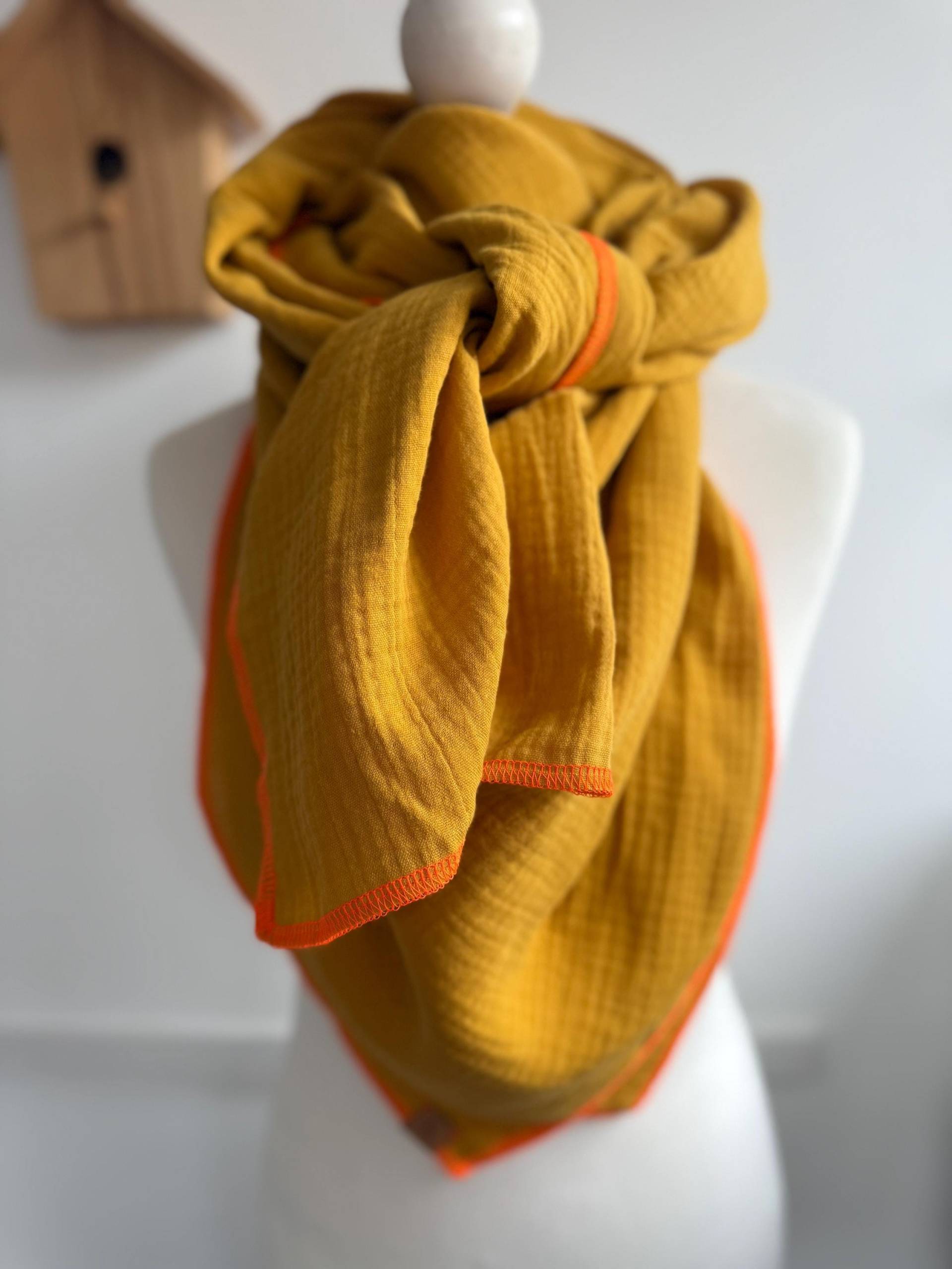 Musselintuch Mustard Neon Quadratisch Mit Kontrastnaht Xxl Tuch Größe Und Nahtfarbe Wählbar von LutzundLisbeth