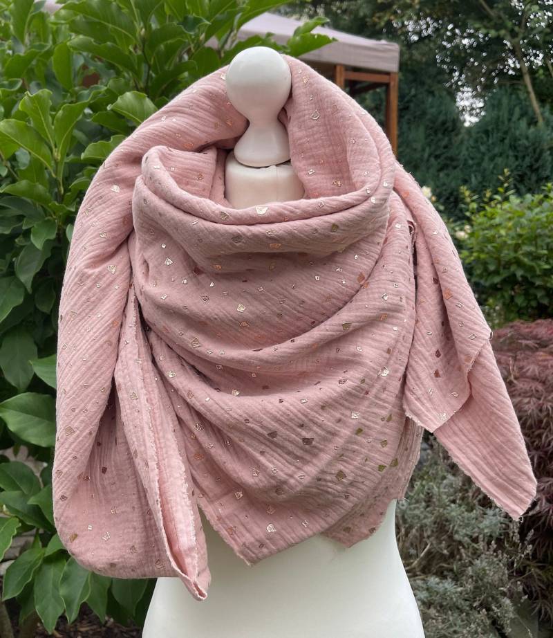 Musselintuch Rose in Drei Größen Und Vielen Farben, Wählbar Als Dreieck Oder Quadrat Musselintuch Rose in Drei Größen Und Vielen Farben, Wählbar Als Dreieck Oder Quadrat von LutzundLisbeth